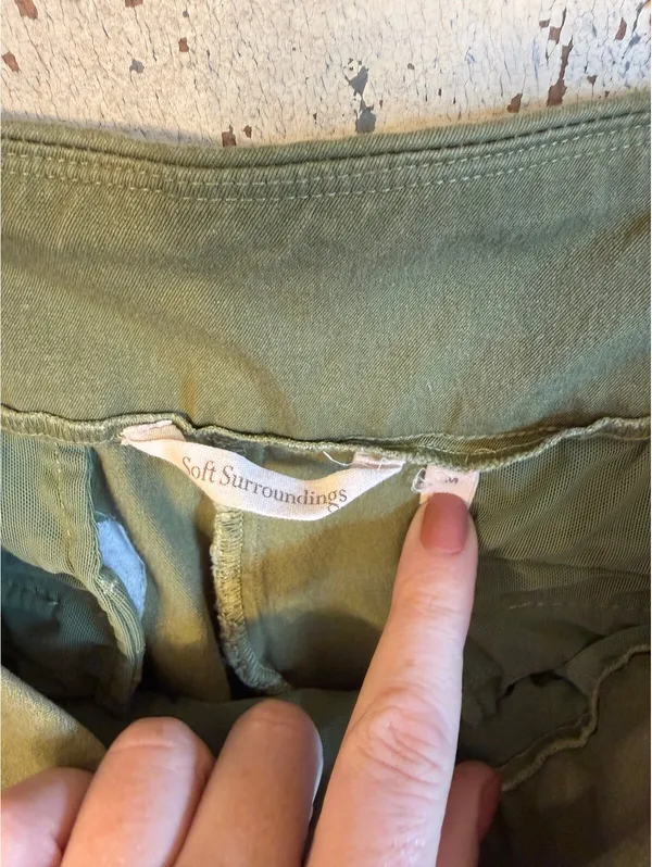 Soft Surroundings Olive Green Pull-on ankle pants, womens size medium - Image 5