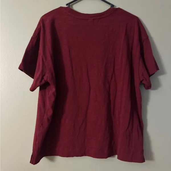 Old Navy Women’s Burgundy Short Sleeve Tee - Image 3