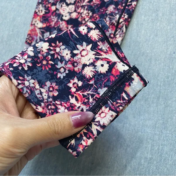 New Aerie Offline Hi Rise Crossover Legging Size XS in Floral - Image 10