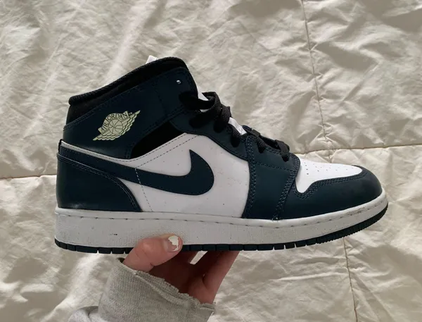 Nike Jordan 1 Mid - Image 8