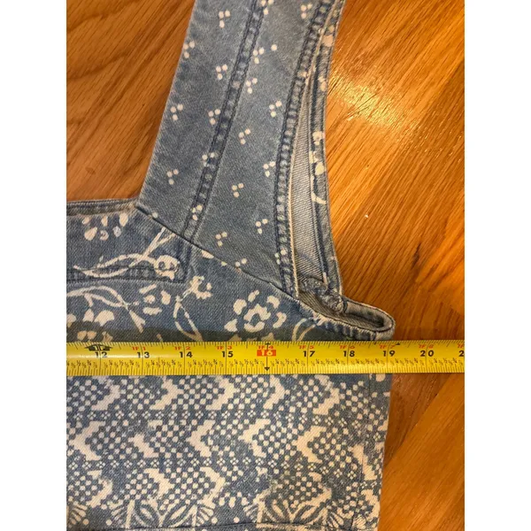 Free People Blue Floral Print Denim Crop Top Button Front Square Neck Medium - Image 4