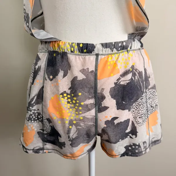 Lululemon Hotty Hot‎ Romper Abstract Orange Grey Print Adjustable Straps Size 4 - Image 11