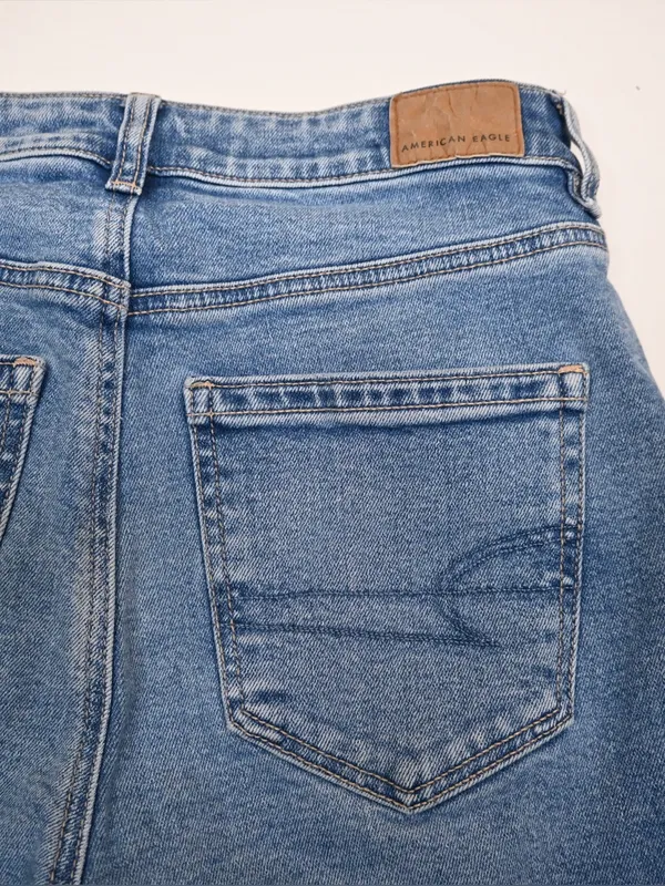 American Eagle Women's 2 Long Distressed Straight Leg Mom Jean - Image 7