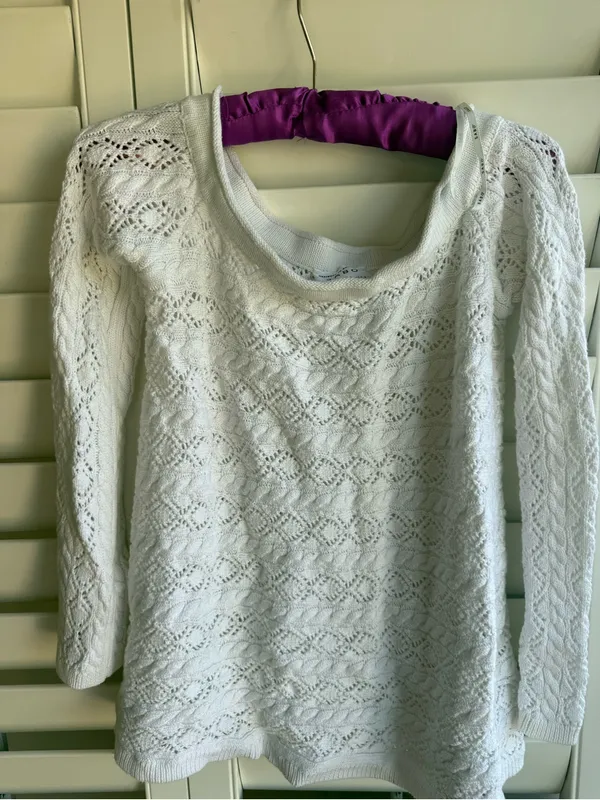 Off-Shoulder White Lace Knit Sweater sabo skirt sz 4 - Image 7