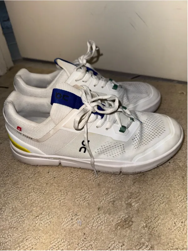 Women's On Running The Roger Sneakers Size 9.5 White Blue - Image 2