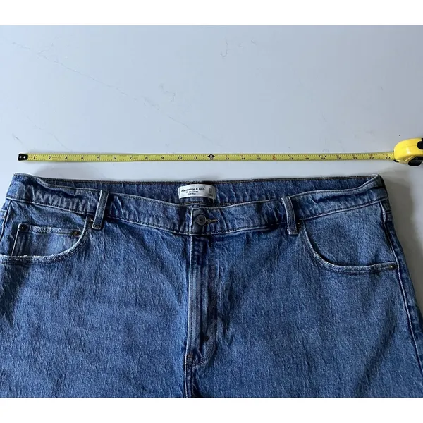 Abercrombie & Fitch The Dad Short High Rise Medium Wash Denim 22W - Image 5