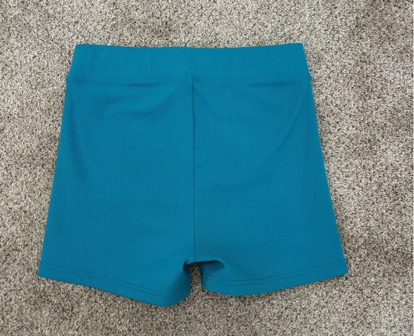 Alo Yoga Ribbed High Waist Shorts (S) - Image 4