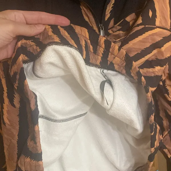 Free People Movement NWOT Walk The Line tiger print pullover, size medium 8/10 - Image 8
