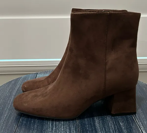 Old Navy Ankle Boots - Image 4