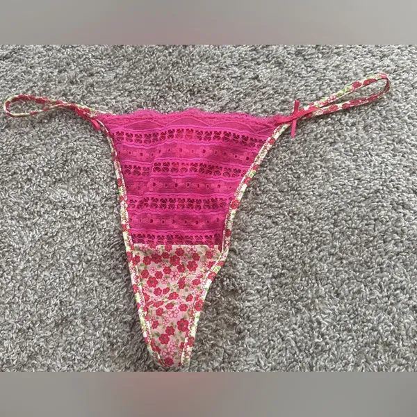 2006 Vintage Victoria's Secret Floral Babydoll Nightie and V-string panty set - Image 10