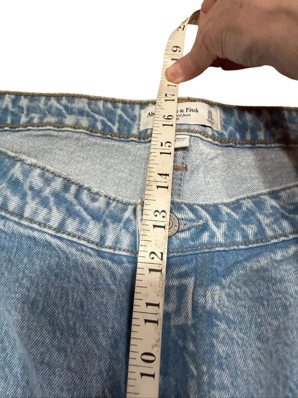 Abercrombie & Fitch High Rise/ Relaxed Jeans Sz 22 NWT - Image 6