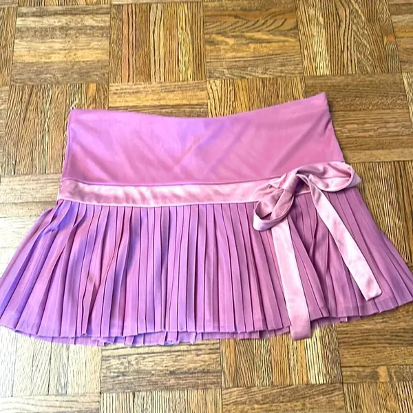 NWOT Purple Mini Skirt Size 6 - Image 2