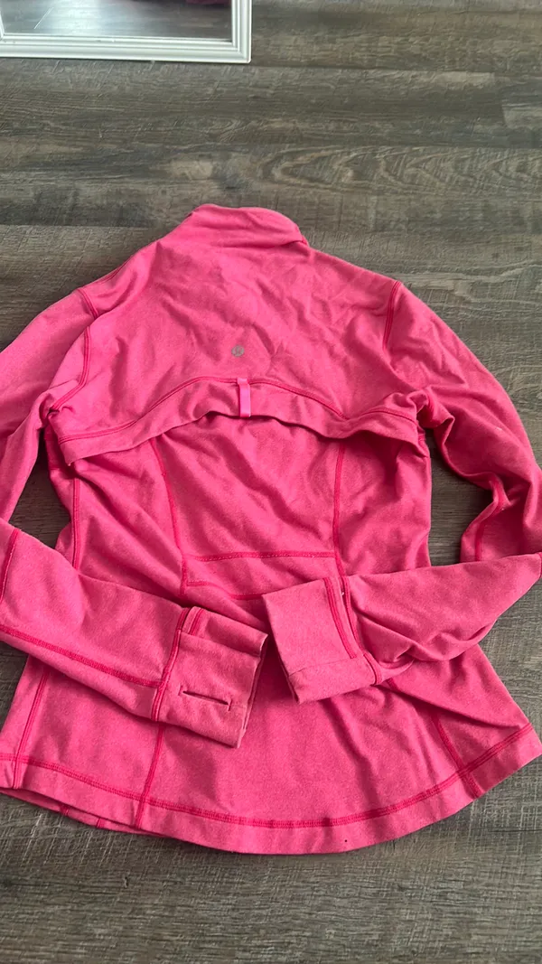 Lululemon define jacket in sonic pink, full zip, size 8 - Image 2