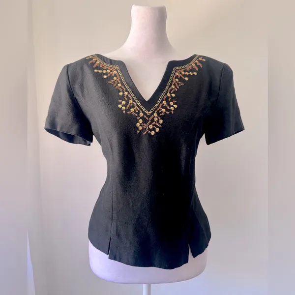 Vintage ‘90s Jessica Howard Black Floral Embroidered Blouse w/ Shoulder Pads - Image 3