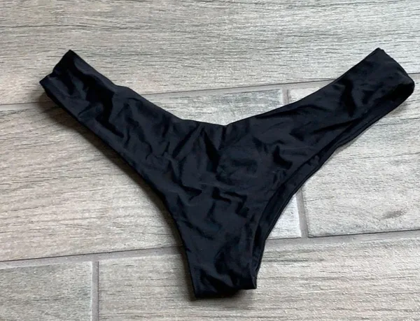 Pennyland Jive: Black bikini bottom - Image 5