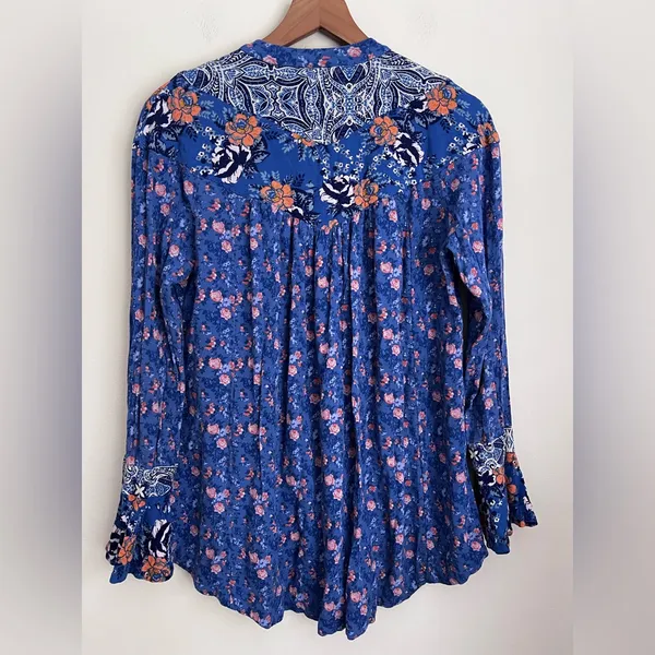 Free People Wildflower Fields Boho Blue Paisley Floral Print Tunic Top gypsy M - Image 6