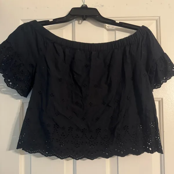 Madewell Black Eyelet Off-Shoulder Blouse - Image 3