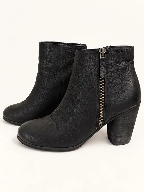 bp Nordstrom black leather ankle booties - Image 3