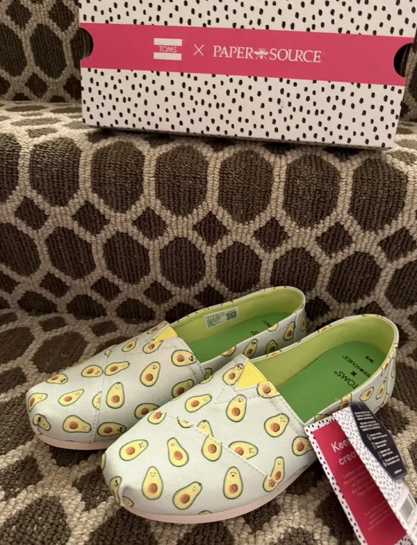TOMS Alpargata Avocadoes Size 8 Slip On Casual Vegan Canvas Limited Edition - Image 2