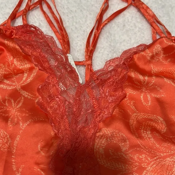 Off The Coast Cami Color: Coral floral print Size M NWT - Image 5