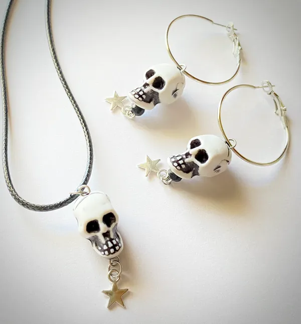 Handmade skull & star goth grunge punk funky dangle hoop earrings🖤💀 - Image 4