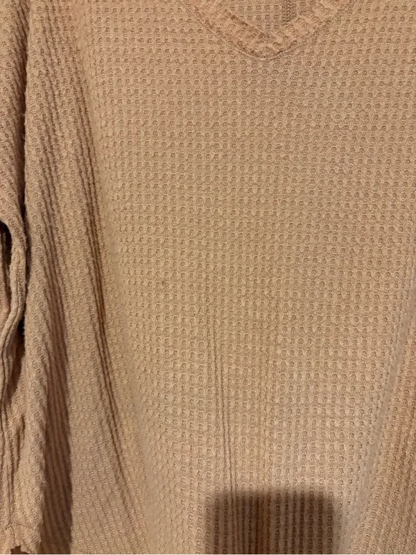 Wild Fable V-Neck Waffle Knit Thermal Long-Sleeve Top Tan size medium - Image 5