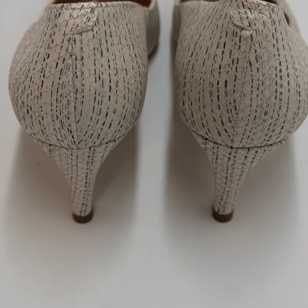 Talbots Women's Size 7 Textured Pointed Toe Pumps Ivory Tweed Kitten Heels - Image 5