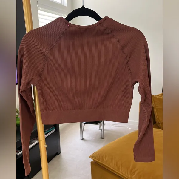 Ribbed Long Sleeved crop top size L Brown Size L - Image 2