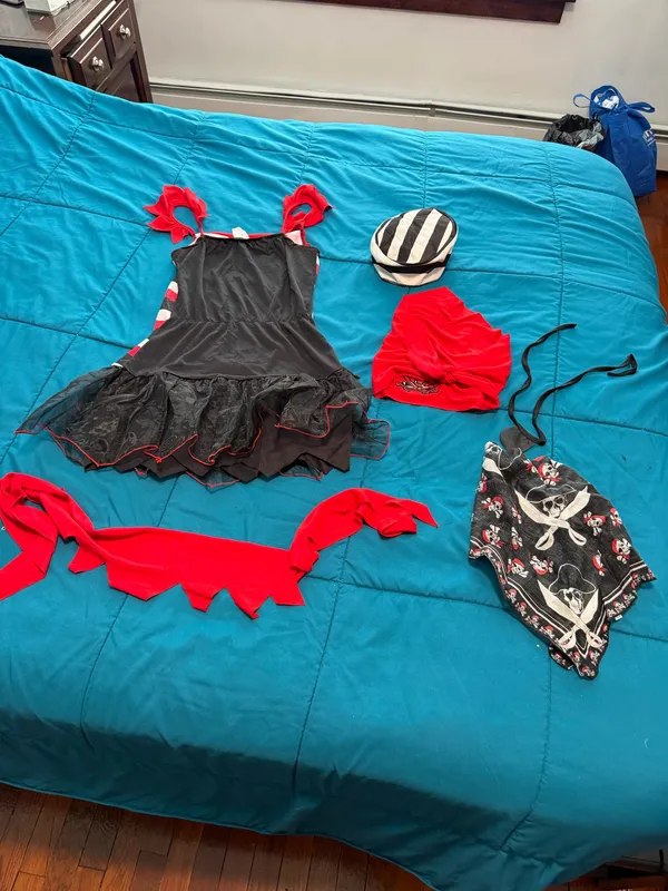 Womens pirate costume M Multiple Size M - Image 3