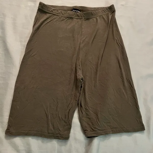 PrettyLittleThing Women's Green Brown Basic Cycle Shorts Tan size US 4 - Image 2