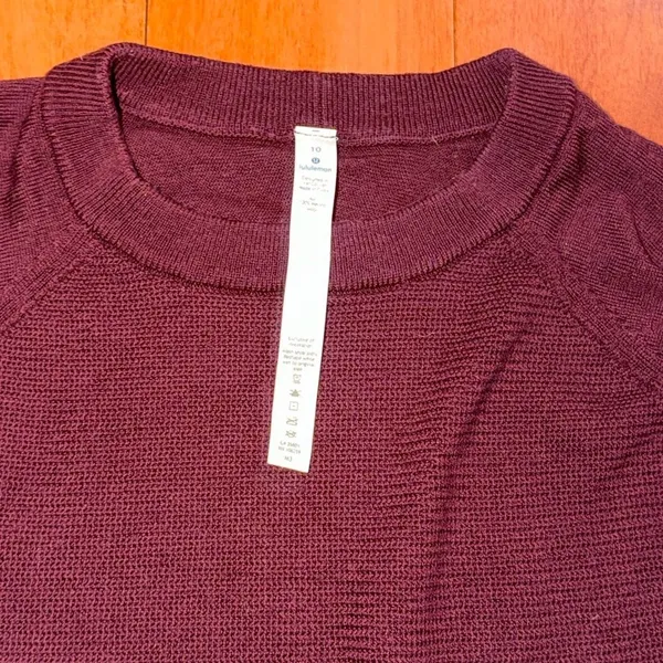 Lululemon Women's Burgundy‎ Long Sleeve Merino Wool Sweater Size 10 - Image 3