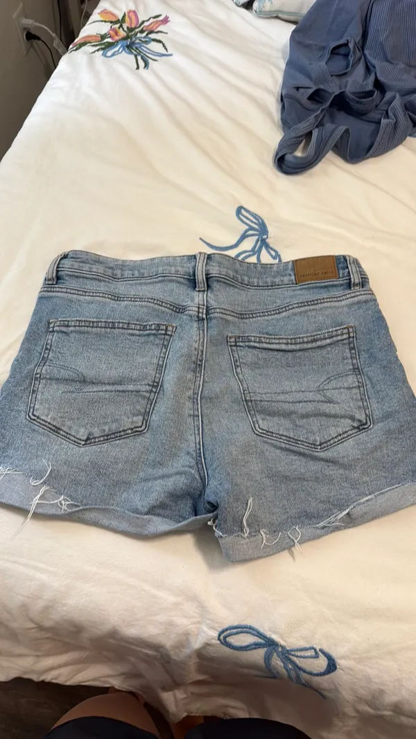 American Eagle Mom Short - Image 2