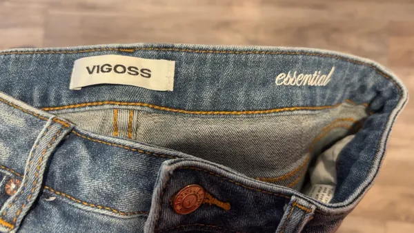 VIGOSS Essential Distressed Jeans - Image 4