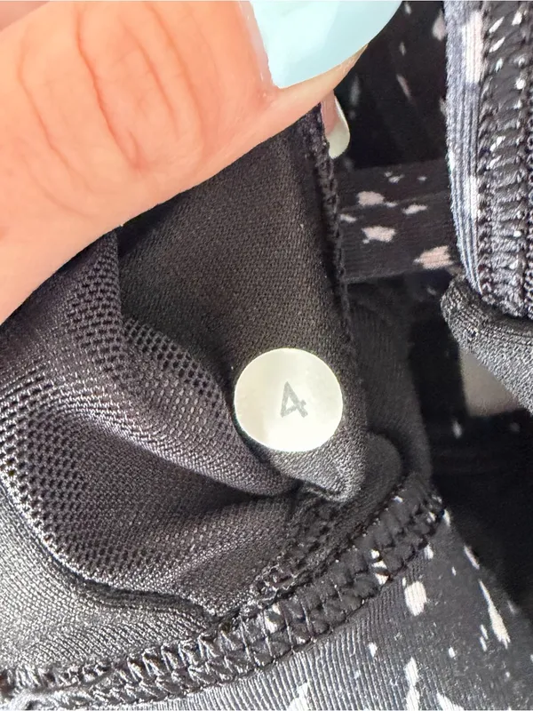 Lululemon Sports Bra Size tag 4, actual close to 0/2, good condition - Image 4