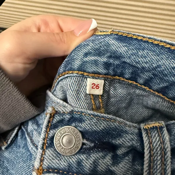 Levi's Light Blue Denim Jeans with Brown Leather Patch - Image 6