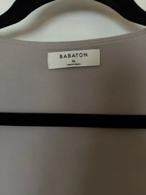Babaton Square-neck cap-sleeve bodysuit. - Image 4