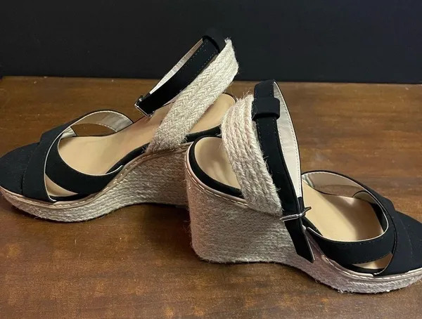Soda Black espadrille size 8 Pre owned - Image 5