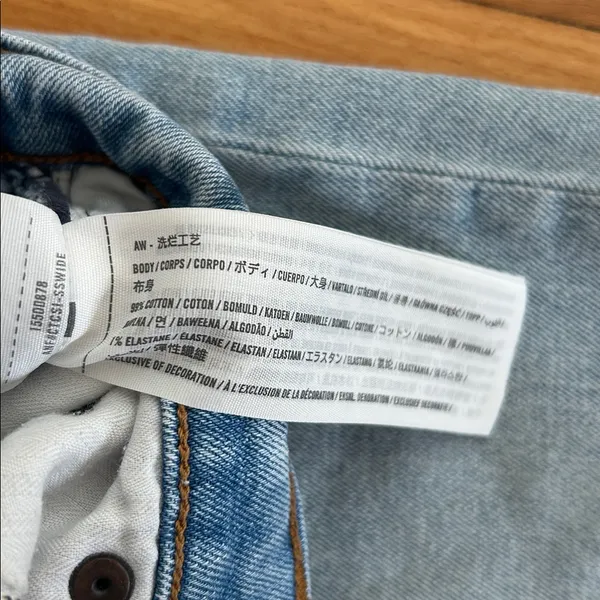Abercrombie Distressed High Waisted Mom Jean - Image 6