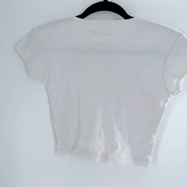 Hot Mess Alix Earle Off White Graphic Baby Tee Cropped T-Shirt Size Small - Image 3