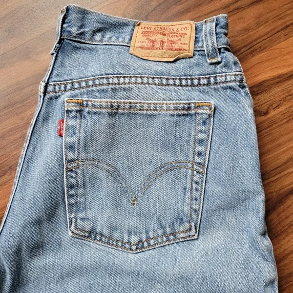 Levis y2k 550 relaxed tapered leg jeans size 14 - Image 2