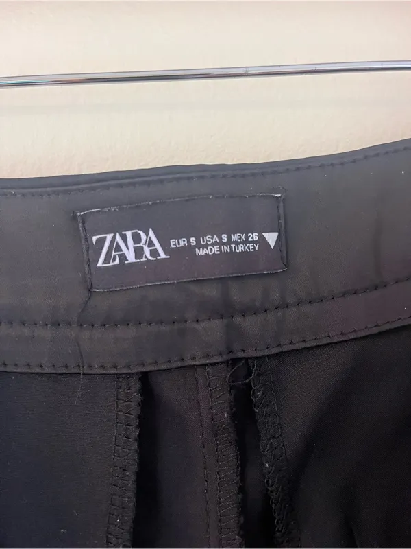 Zara Satin Black High-Waist Pleated Women's Shorts Size Small - Image 9