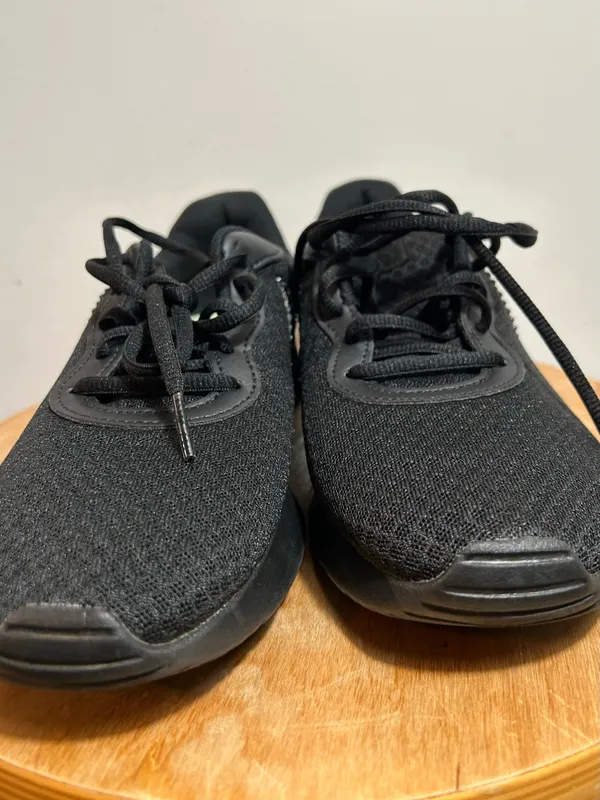 Women's shoes.Nike brand. Size 8.$40. - Image 6