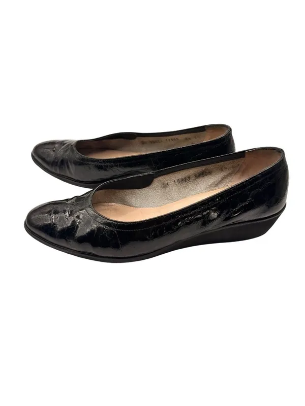 Salvatore Ferragamo Size 8.5 Black Croc Embossed Faux Leather Wedge Flats - Image 5
