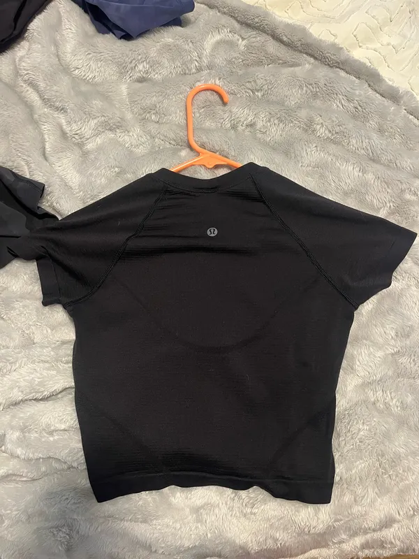 Lululemon shirt  - Image 2