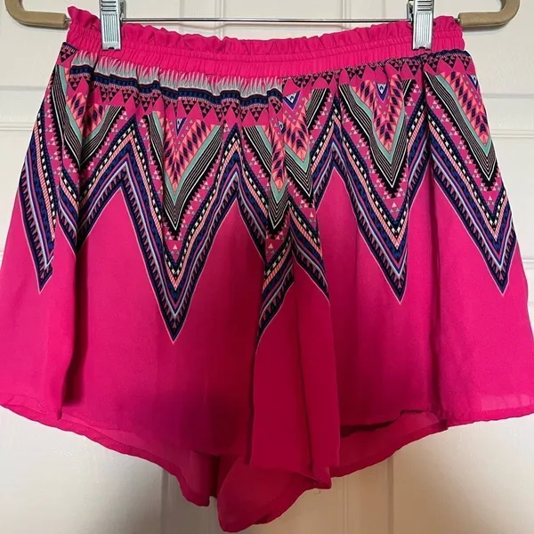 Lush Elastic Shorts - Image 4