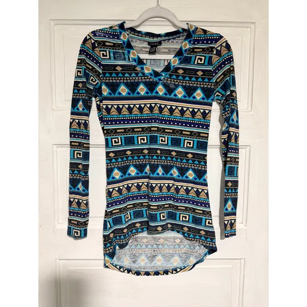 rue 21 Women's Long Sleeve Pattern T-shirt - Image 6