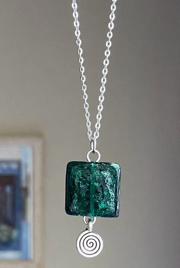 Handmade hippie funky fairy boho style green square glass bead & Swirl charm unisex necklace🟩🌳🍃🌀 - Image 3