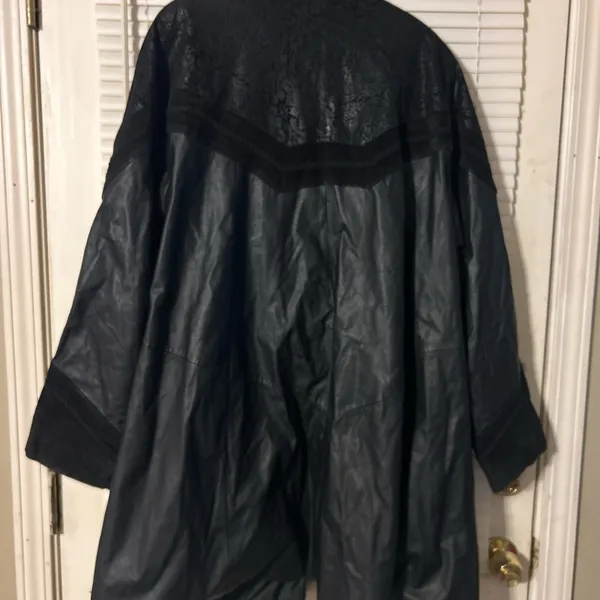 Vintage C-lll women’s trench coat - Image 6