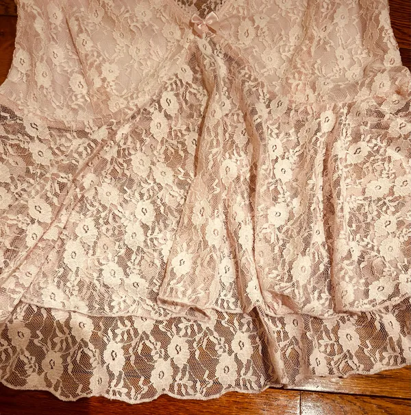 NWOT BABY PINK Lace see through Cap Sleeve Babydoll high low Top size L - Image 10