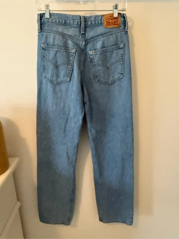 Levi's High-Rise Light Blue Wide-Leg Jeans - Image 3